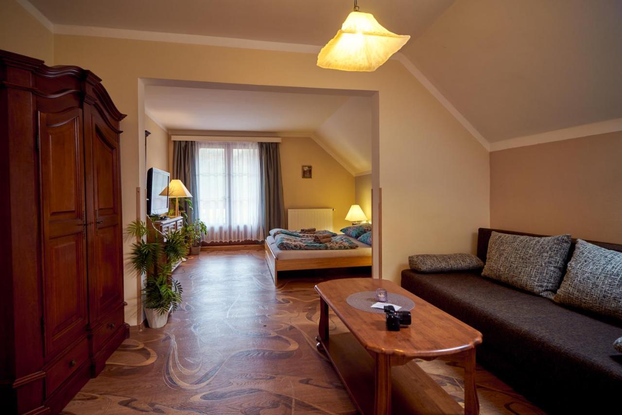 Penzion Na Hradcanech Nove Mesto nad Metuji Ngoại thất bức ảnh