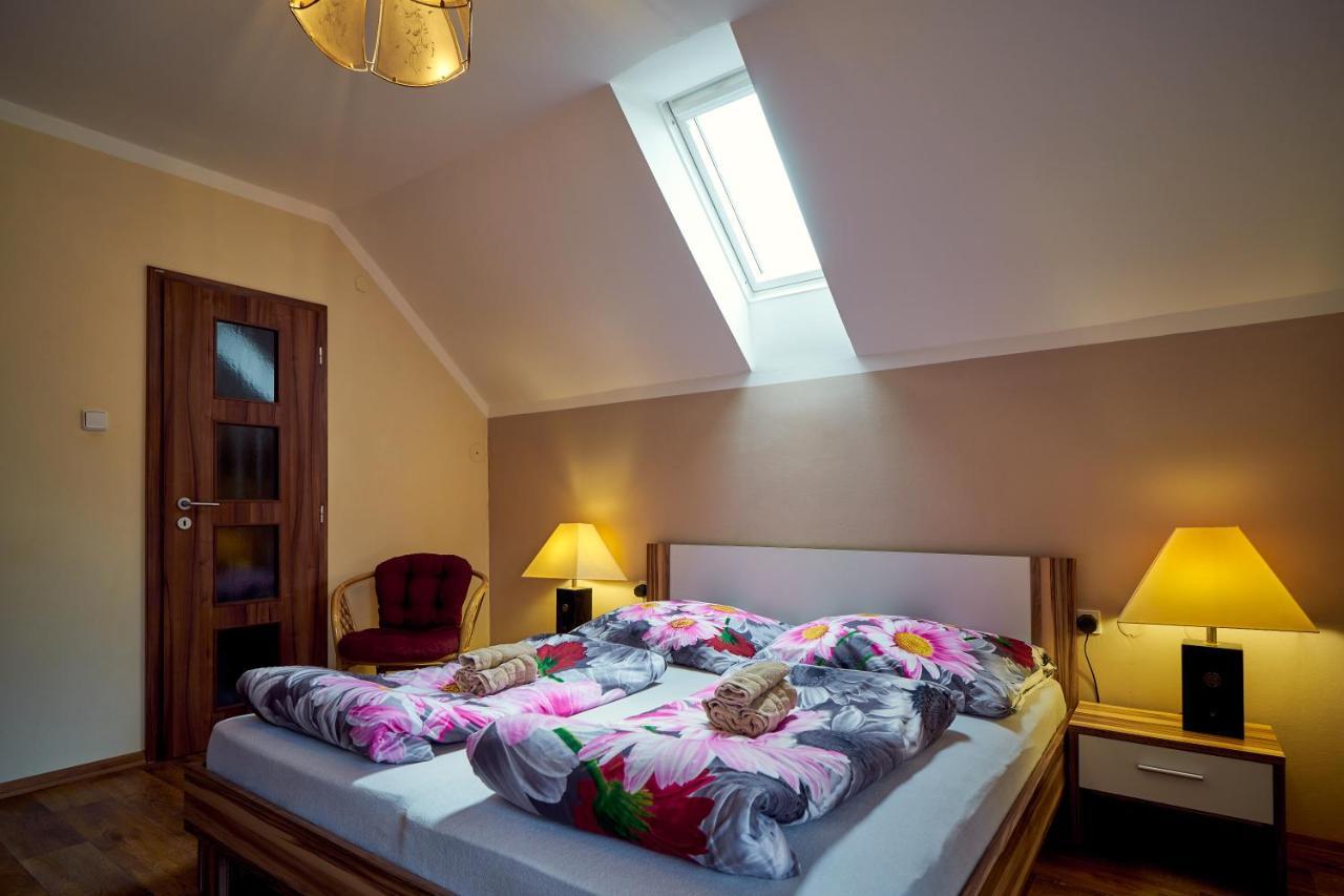 Penzion Na Hradcanech Nove Mesto nad Metuji Ngoại thất bức ảnh