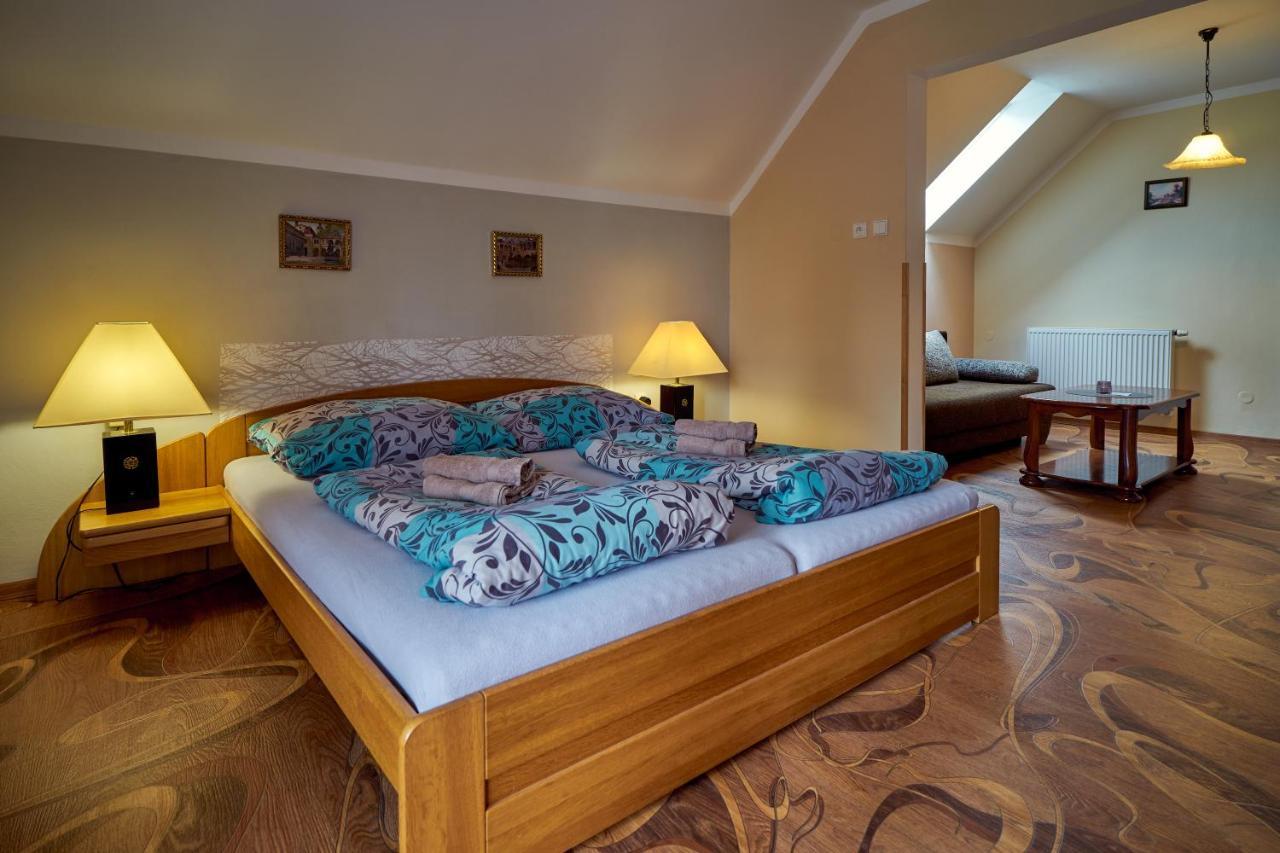 Penzion Na Hradcanech Nove Mesto nad Metuji Ngoại thất bức ảnh