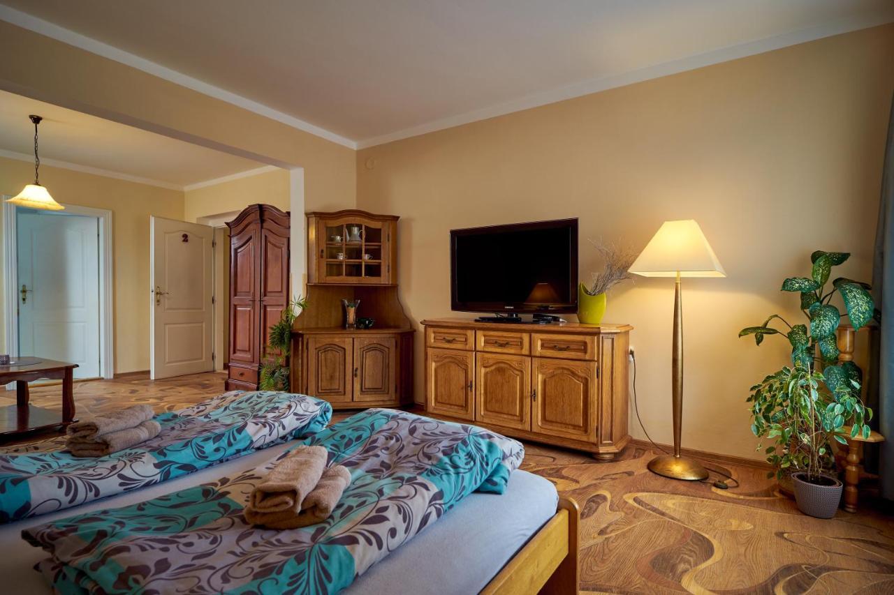 Penzion Na Hradcanech Nove Mesto nad Metuji Ngoại thất bức ảnh